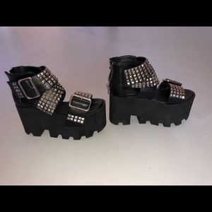 CURRENT MOOD BUCKLE PLATFORMS